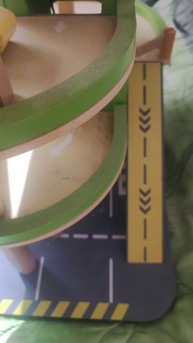 Деревянная игрушка паркинг срочно