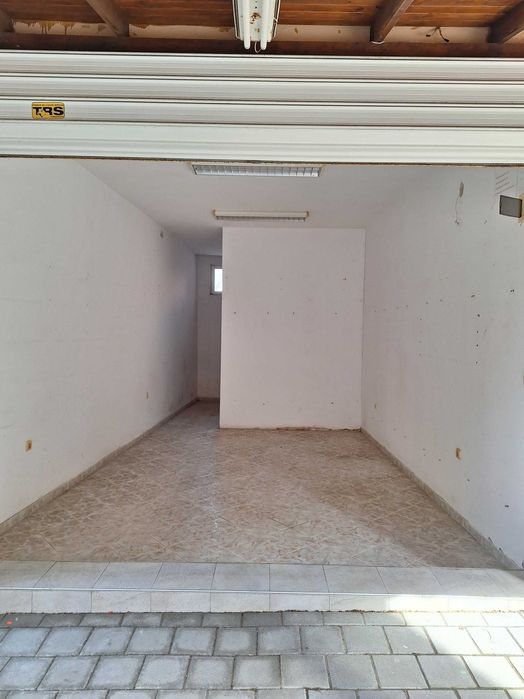 Дава се под наем Магазин в Поморие - 25 кв.м за 1495.83 € - Снимка #1
