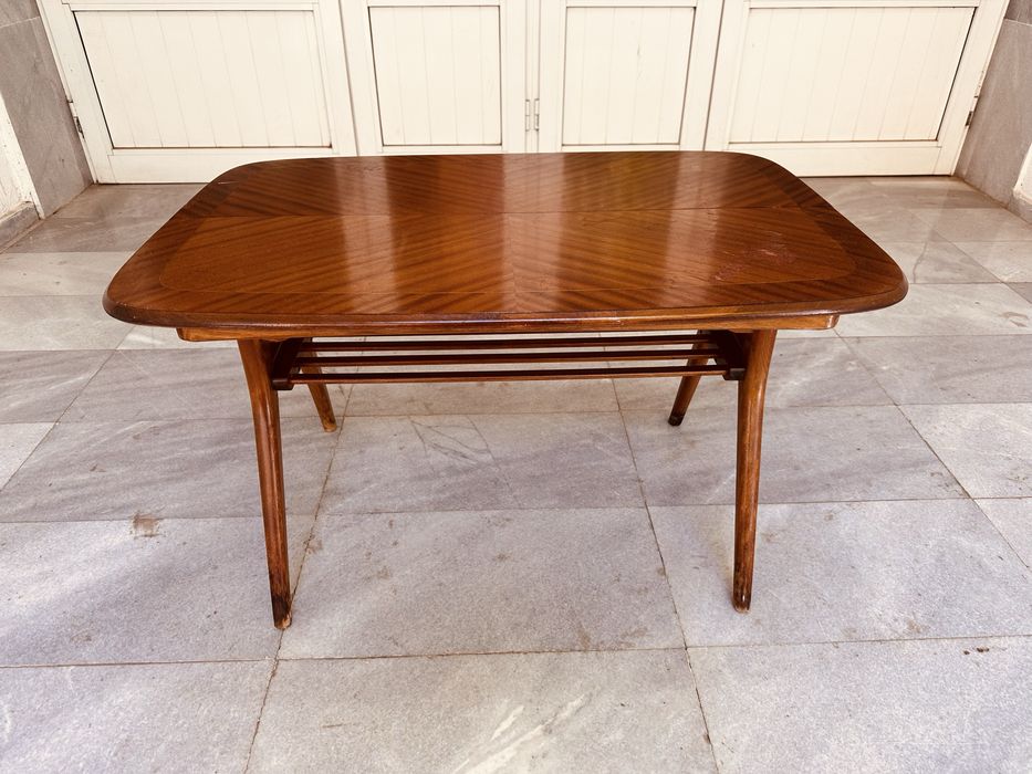 Винтидж холна маса – Mid-Century Modern (60-те години)