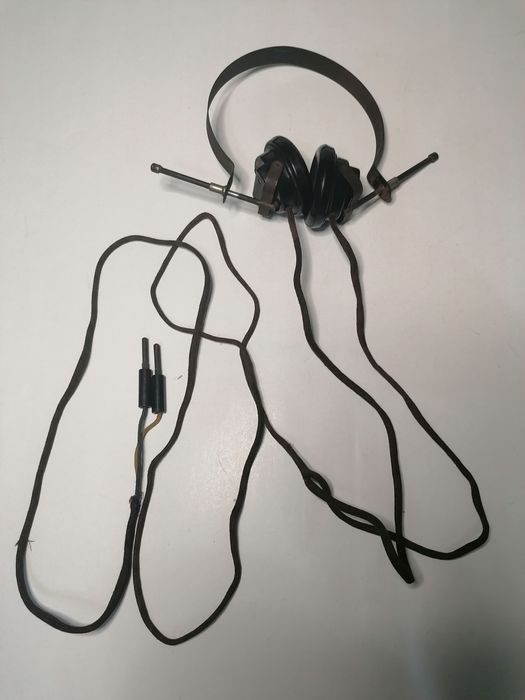 Casti militare Românești (din ebonita) vechi de război,WW 1 ,WW 2