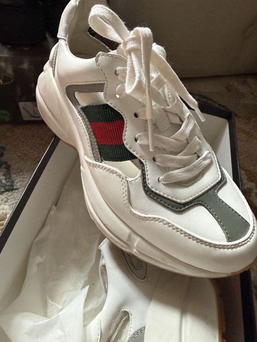 Gucci, originali, purtat max 3 ori