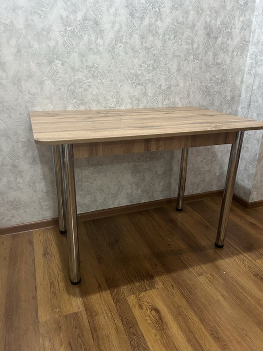 Продам кухонный  стол