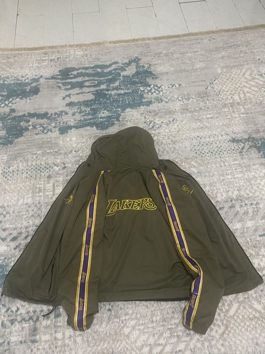 Ветровка lakers