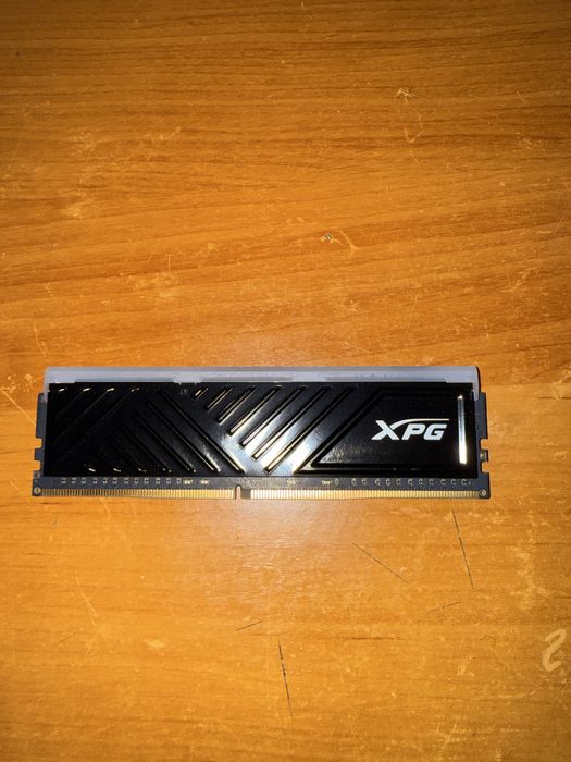 Рам памет 16gb XPG 3200mhz ddr4 rgb