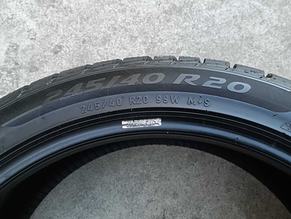 O anvelopa de iarna 245 40 20 pirelli sottozero 3 profil 7,8 dot 2822