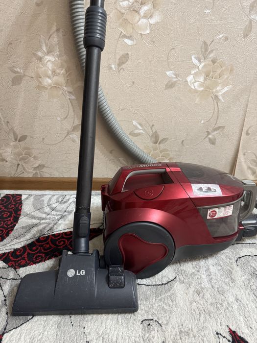 Продам Пылесос LG мощность 2000W