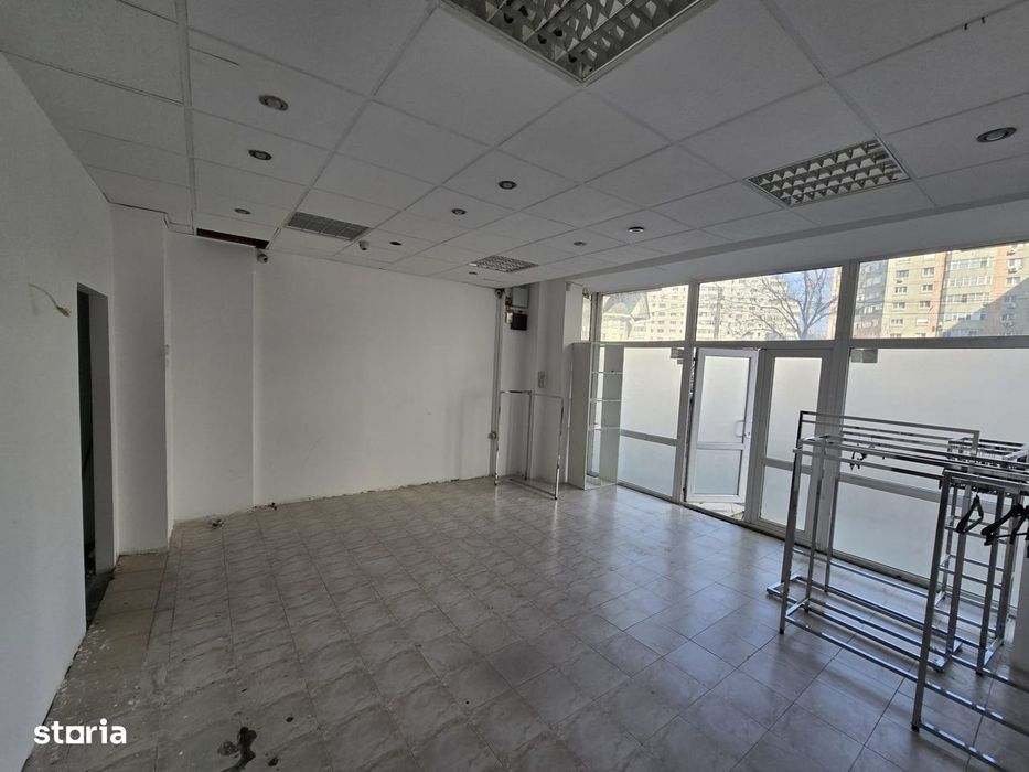 Inchiriere Spatiu Comercial Vitrat, 140 mp Dacia - Statia Bicaz