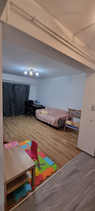 Apartament cu 2 camere de închiriat
