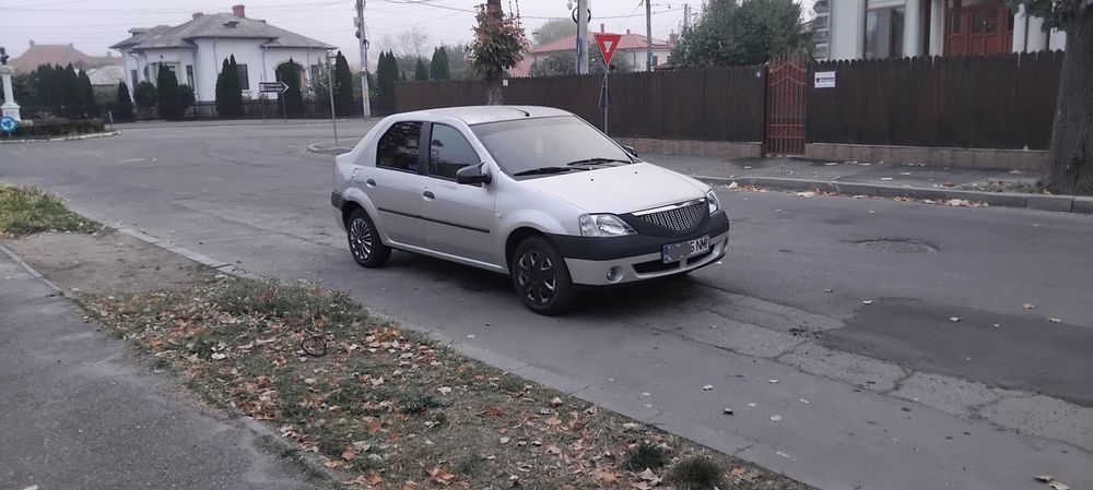Dacia. Logan. Benzină.