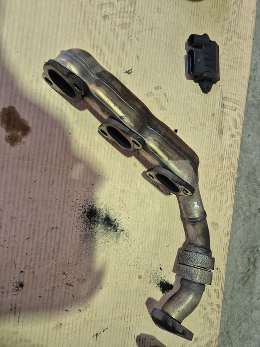 Изпускателен колектор Мерцедес 3.2 ОМ642 Mercedes 2.8 cdi ляв десен