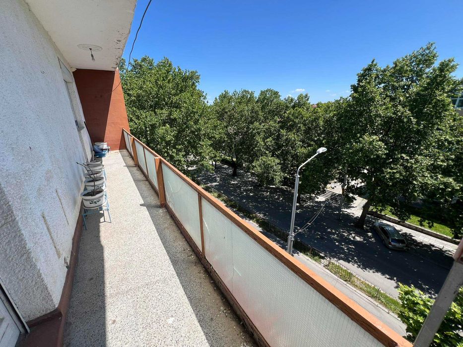 Продава се Двустаен апартамент в Добрич, Автогара - 78 кв.м за 885 €/кв.м - Снимка #3