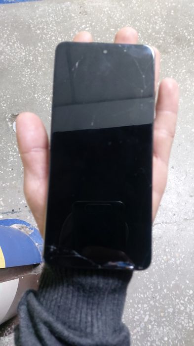Oppo a3x  sotiladi 300 000