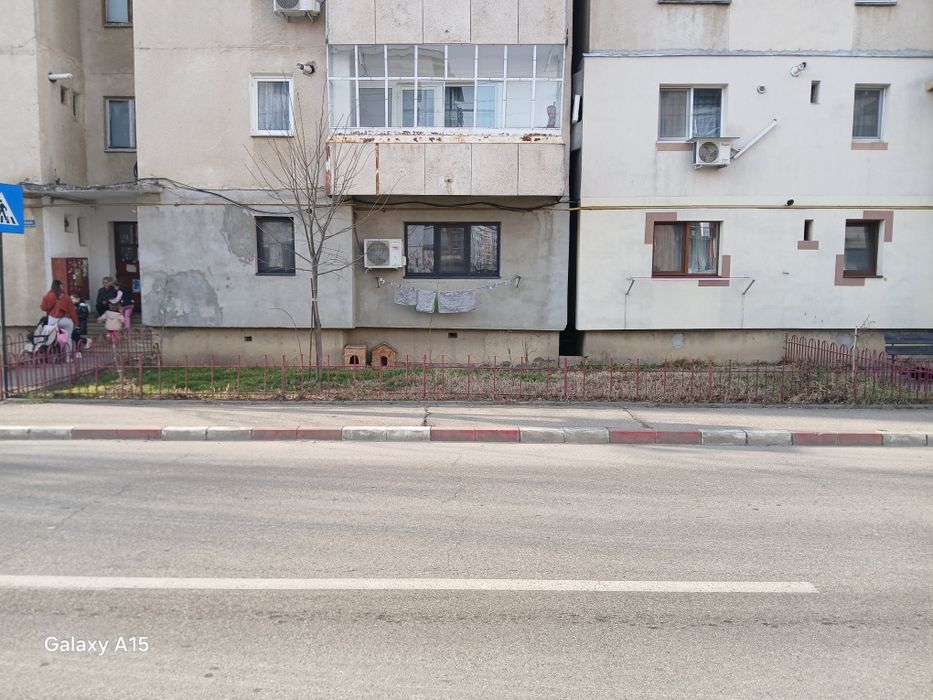 Vând garsoniera în Mioveni, 42mp, Robea