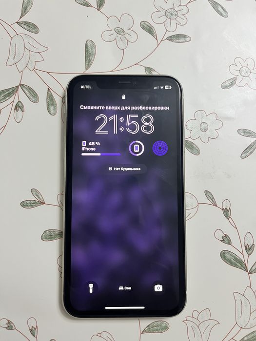 Продам Айфон 11 в идеале