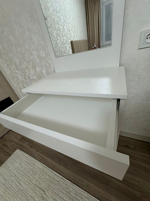 Стол ураган, сатамын стол.