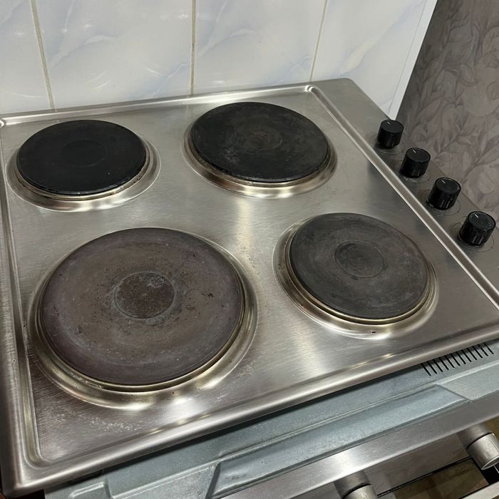 Продам электро плиту с духовым шкафом