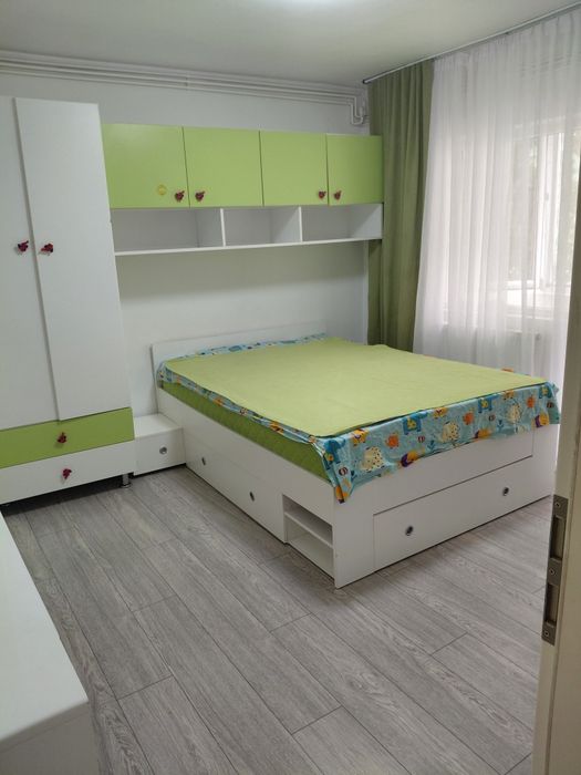 Proprietar vând ap.cu 2camere confort decomandat model mare