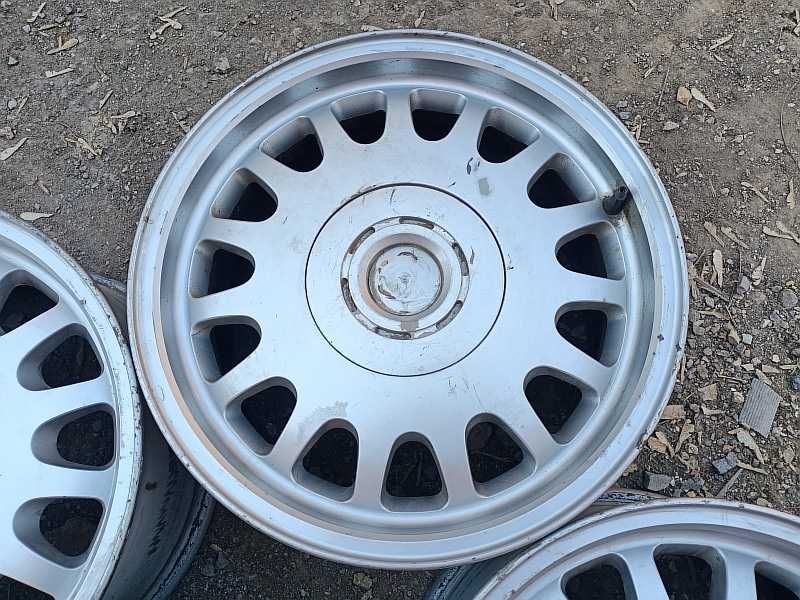 Продам оригинальные легкосплавные диски на автомашину БМВ 7 e38