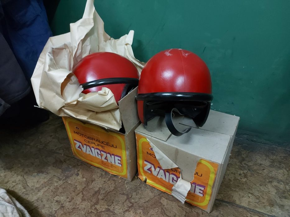 Мотоциклетная  каска (моргуновка) 1970г. выпуска  в упаковке.