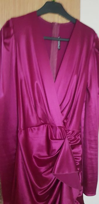 Rochie de ocazie, visiniu, marimea 34, elastica, foarte comoda