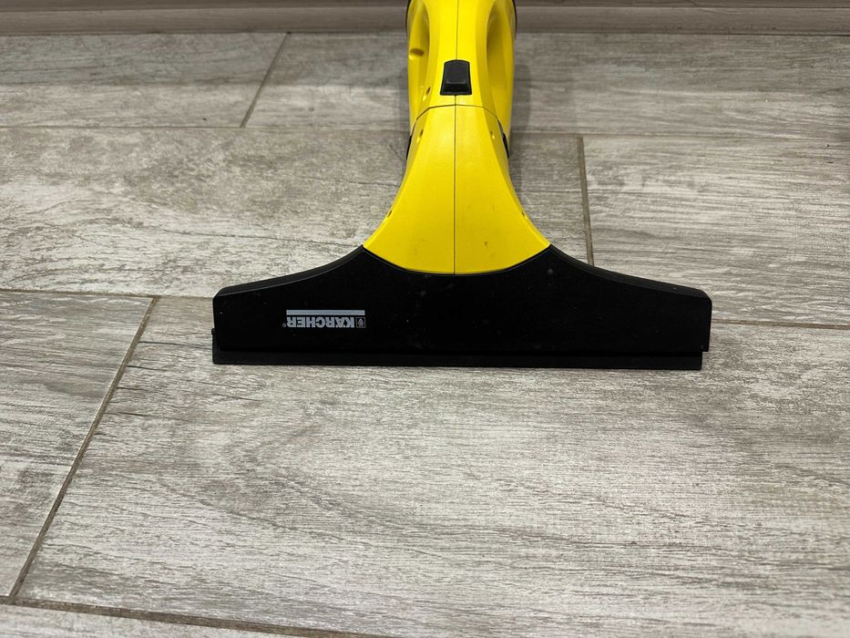 Уред за почистване на прозорци Karcher WV 2 Стъклочистачка