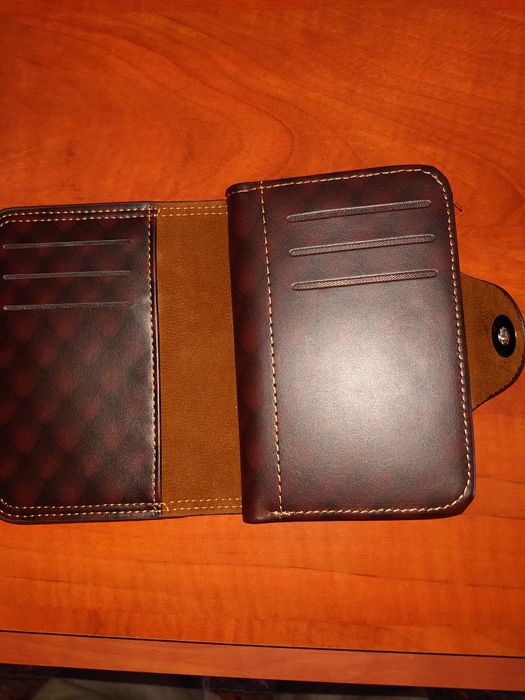 Portofel nou (fără eticheta)