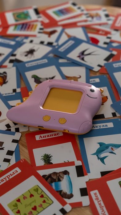 Дино кард ойыншығы