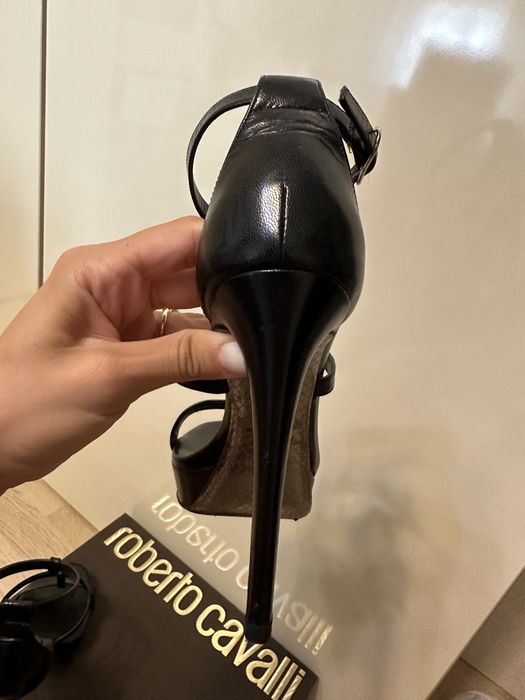 Sandale negre Roberto Cavalli