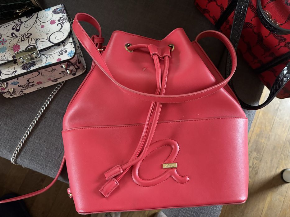 Чанти Axel, Doca, David Jones