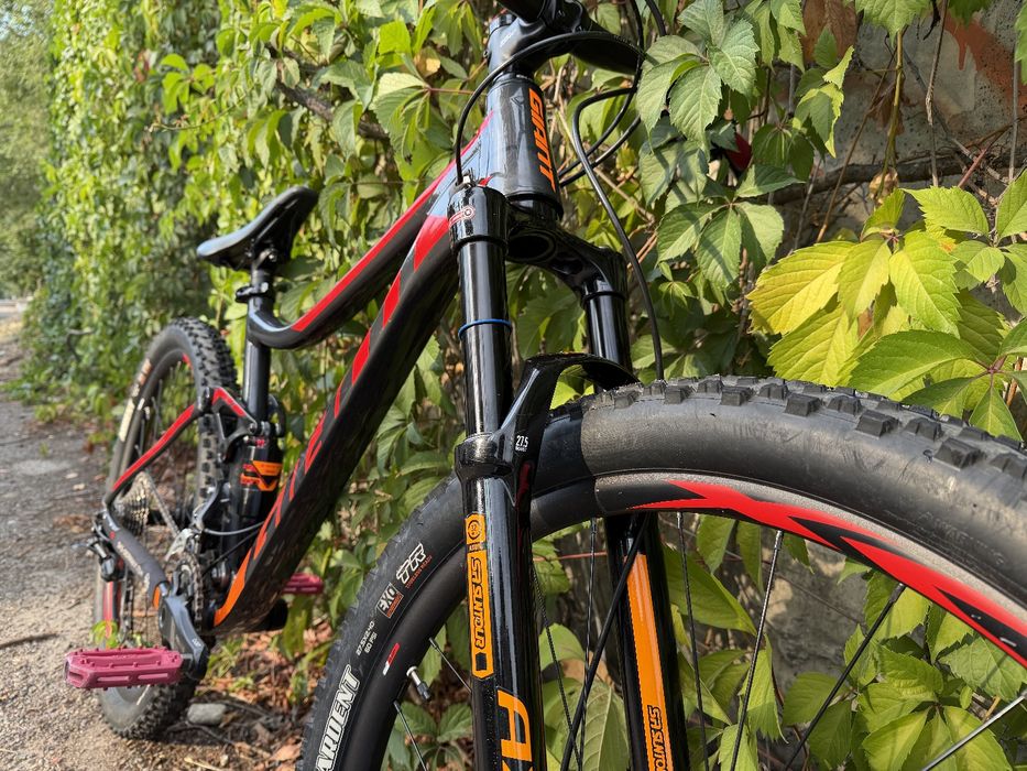 Giant stance M..