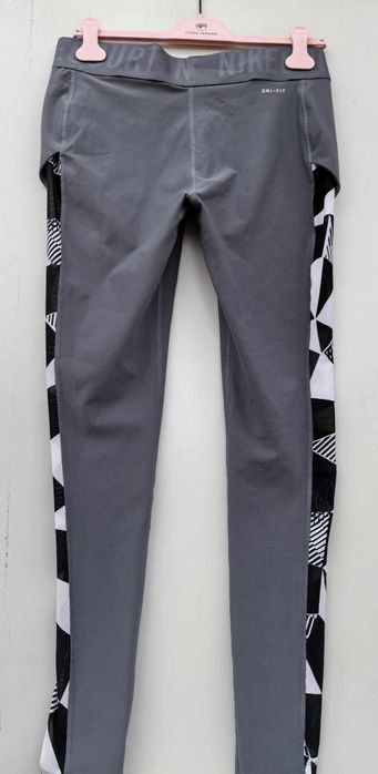 Nike оригинален дамски клин Л размер