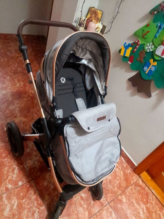 Vând cărucior pentru copii