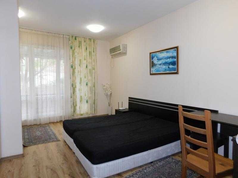 Дава се под наем Четиристаен апартамент в Бургас, Лазур - 100 кв.м за 459 € - Снимка #1