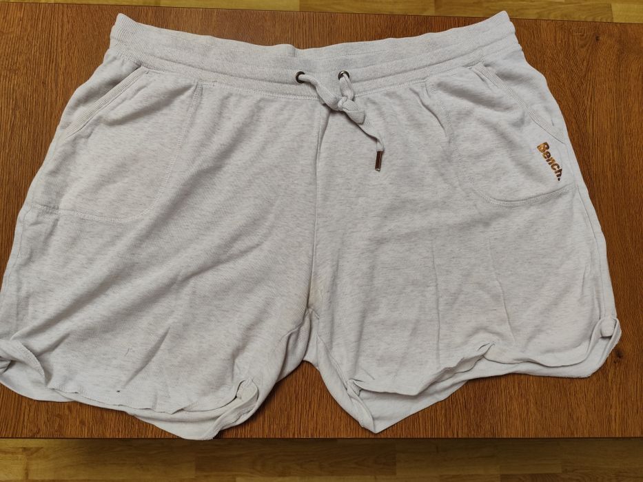 Bench pantaloni scurți