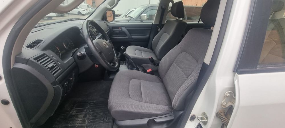 Продам Toyota Land Cruiser 200