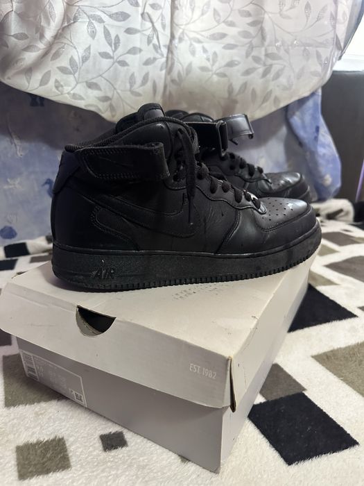 Nike air force 1 mid black