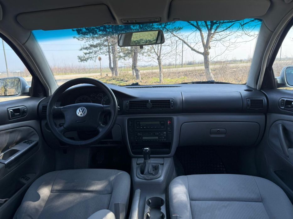 Vând Volkswagen Passat B5