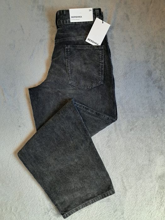 Дънки на Bershka