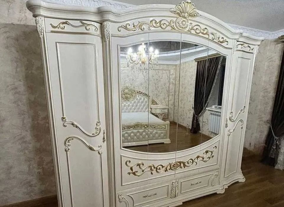 Спальный гарнитур София