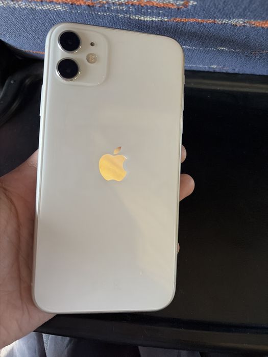 Продается Б/у Iphone 11