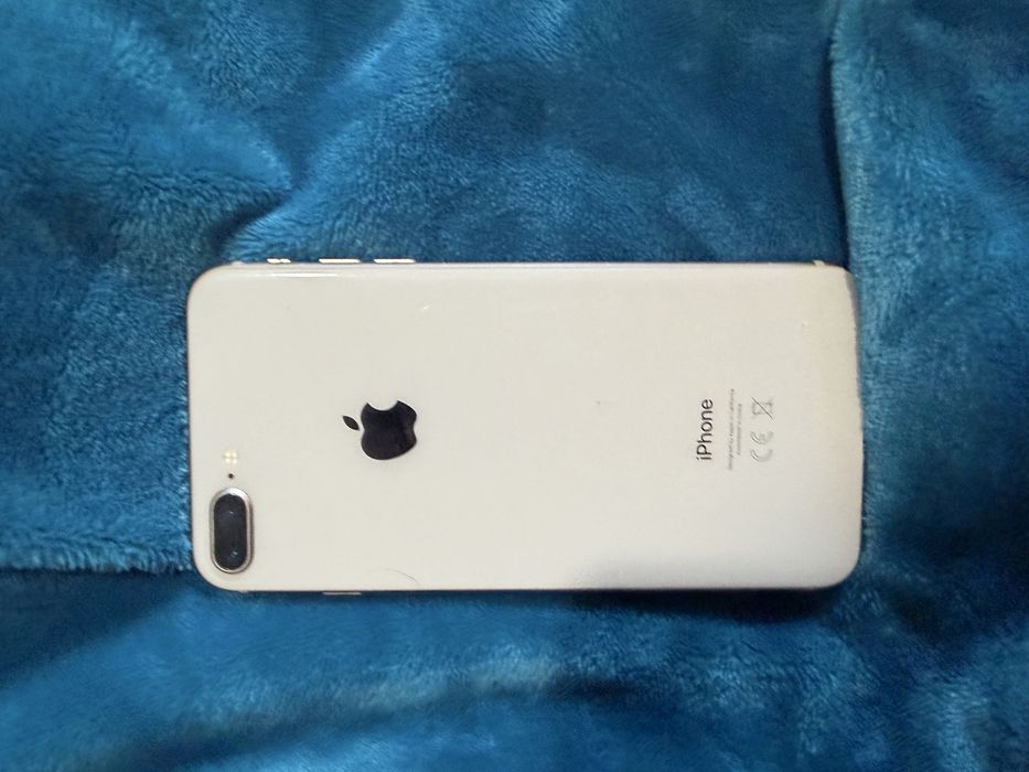 Se vinde iphone 8 plus in stare perfecta de functionare .