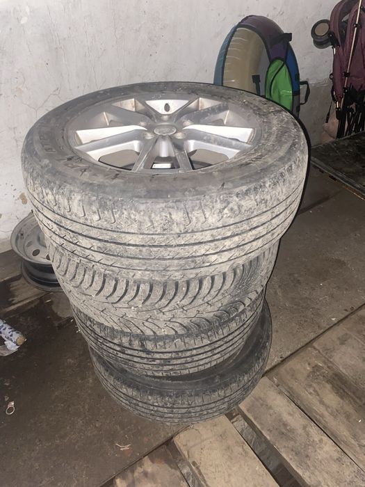 Продам летние шины на дисках