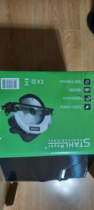 Чисто нов немски ръчен цирколяр  1800 w  с гаранция 2 год.90 лв.