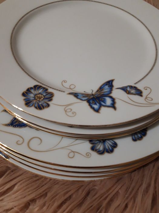 Продавам сервиз  порцелан Astrid Gate