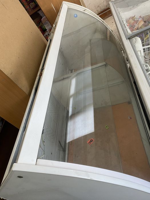 Холодильная витрина б/у