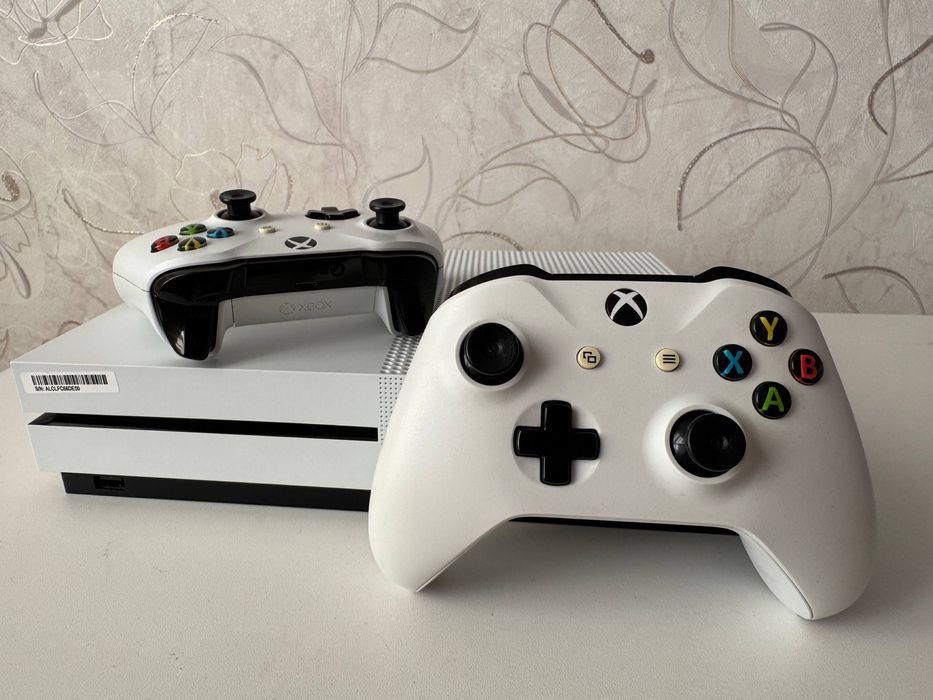 Xbox one s Продажа-обмен