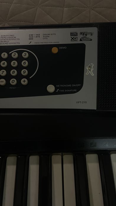 Синтезатор / клавир Yamaha YPT 210