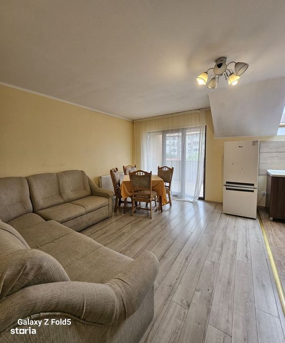 Apartament cu 3 camere de închiriat – zona Rogerius, Oradea