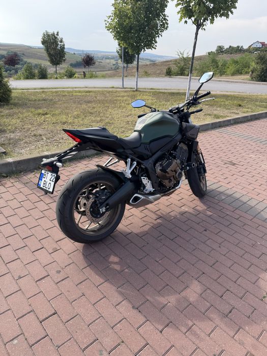 Honda cb 650 R…….