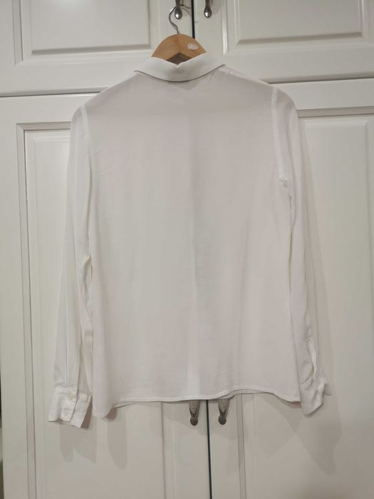 Два броя дамски ризи